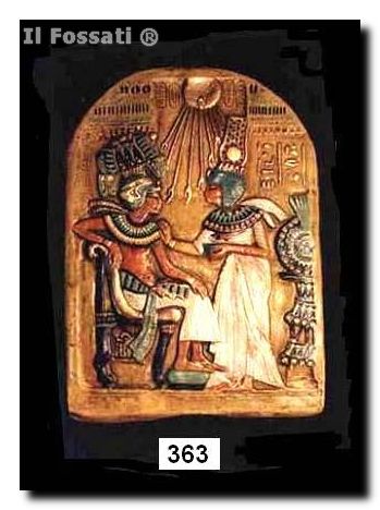 363-Tutankamon en trono